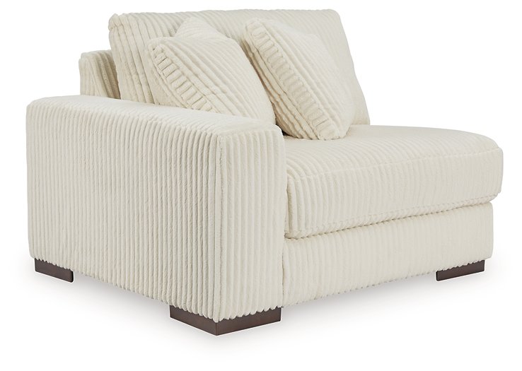 Lindyn Sectional