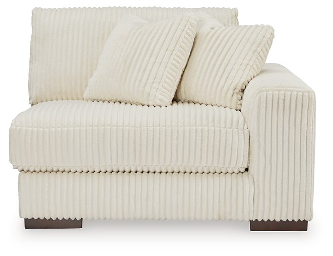 Lindyn Sectional