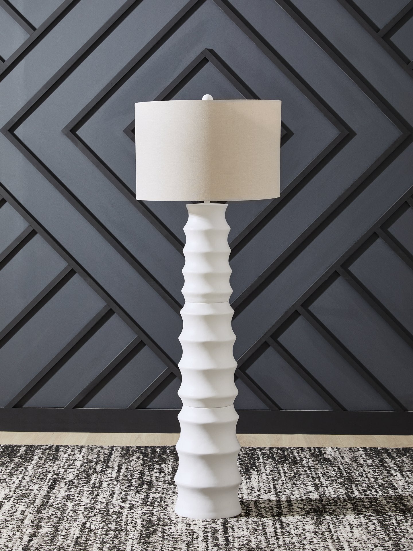 Veraleigh Floor Lamp